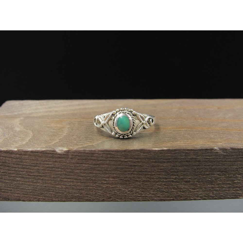 Size 6.25 Sterling Silver Floral Design Green Inlay Band Ring Vintage Statement